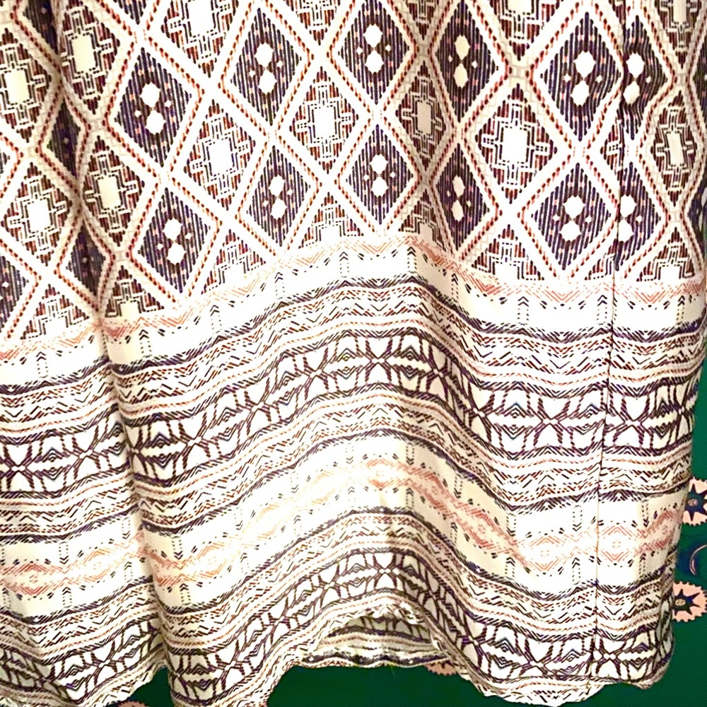 Silky Patterned Romper With Pockets - image 4